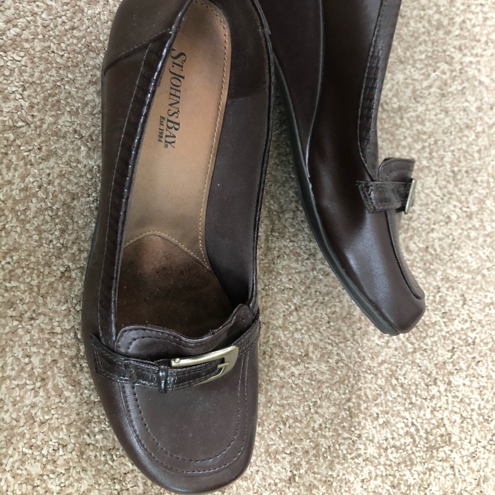 Woman’s wedge pumps